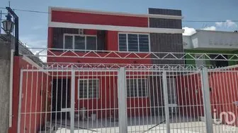 NEX-168871 - Casa en Venta, con 4 recamaras, con 2 baños, con 202 m2 de construcción.