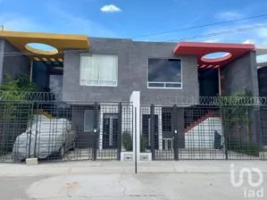 NEX-186183 - Casa en Venta, con 3 recamaras, con 2 baños, con 128 m2 de construcción.