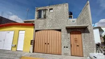NEX-189691 - Casa en Venta, con 3 recamaras, con 2 baños, con 140 m2 de construcción.