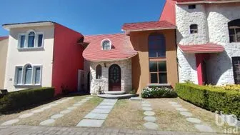 NEX-194394 - Casa en Venta, con 3 recamaras, con 3 baños, con 167 m2 de construcción.