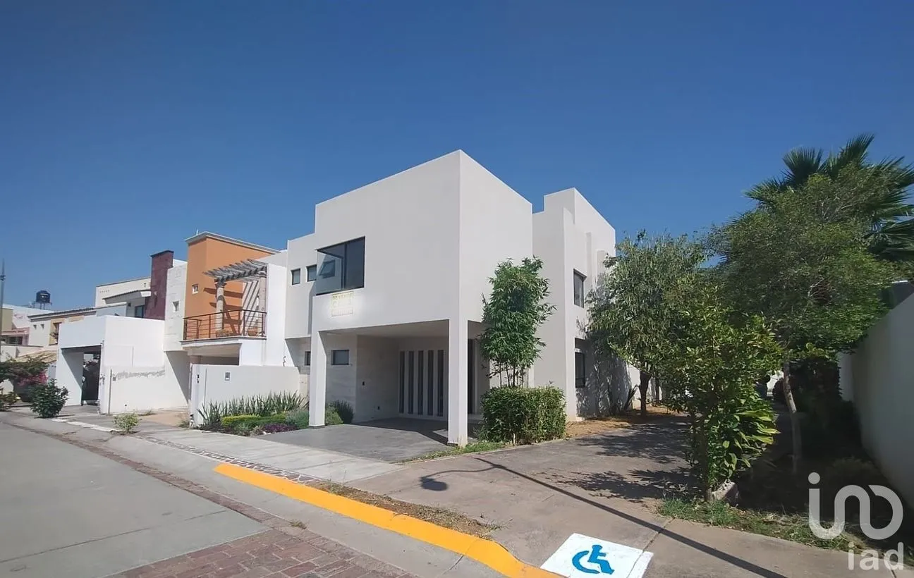 Casa en Venta en Residencial Punta del Este, León, Guanajuato | NEX-203017 | iad México | Foto 2 de 16