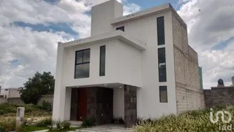 NEX-219589 - Casa en Venta, con 3 recamaras, con 2 baños, con 270 m2 de construcción.