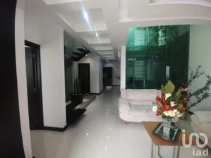 NEX-239087 - Casa en Renta, con 4 recamaras, con 3 baños, con 208 m2 de construcción.