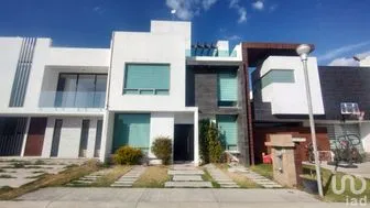 NEX-239087 - Casa en Renta, con 3 recamaras, con 3 baños, con 208 m2 de construcción en Valle del Sol, CP 42082, Hidalgo.