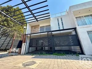 NEX-254336 - Casa en Venta, con 3 recamaras, con 2 baños, con 226 m2 de construcción.