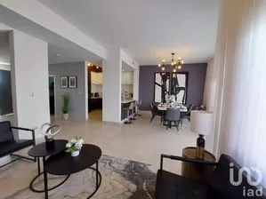 NEX-148085 - Casa en Venta, con 3 recamaras, con 3 baños, con 221 m2 de construcción en Del Solar, CP 32543, Chihuahua.