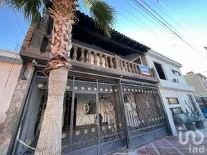 NEX-252789 - Casa en Venta, con 3 recamaras, con 2 baños, con 260 m2 de construcción.