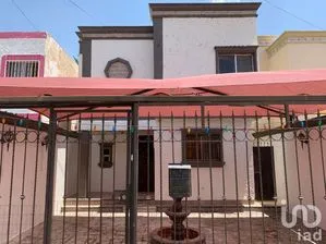 NEX-51837 - Casa en Venta, con 3 recamaras, con 1 baño, con 92 m2 de construcción en Santa Fe, CP 32422, Chihuahua.