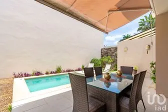 NEX-179683 - Casa en Venta, con 3 recamaras, con 4 baños, con 280 m2 de construcción.