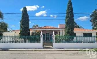 NEX-194995 - Casa en Renta, con 3 recamaras, con 3 baños, con 332 m2 de construcción en Benito Juárez Nte, CP 97119, Yucatán.