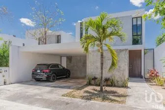 NEX-247473 - Casa en Venta, con 3 recamaras, con 4 baños, con 317 m2 de construcción.