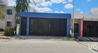 NEX-294731 - Casa en Venta, con 2 recamaras, con 1 baño, con 75 m2 de construcción en Los Héroes, CP 97306, Yucatán.