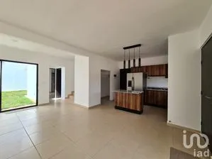 NEX-58998 - Casa en Venta, con 2 recamaras, con 1 baño, con 92 m2 de construcción en Vega del Mayab, CP 97346, Yucatán.