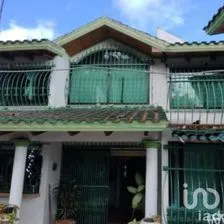 NEX-150028 - Casa en Venta, con 4 recamaras, con 3 baños, con 341 m2 de construcción.