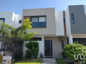 NEX-222097 - Casa en Venta, con 3 recamaras, con 2 baños, con 113 m2 de construcción.