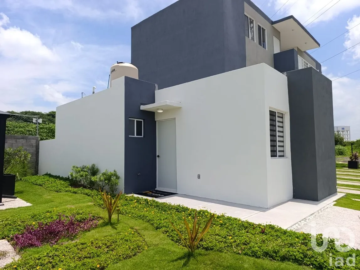 Casa en Venta en Valente Diaz, Veracruz, Veracruz de Ignacio de la Llave | NEX-256970 | iad México | Foto 2 de 19