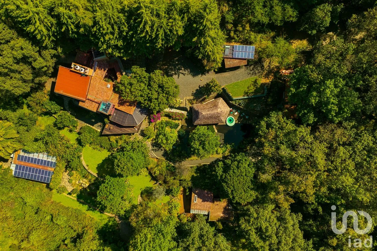 Casa en Venta en San Mateo Acatitlán, Valle de Bravo, México | NEX-198412 | iad México | Foto 1 de 50