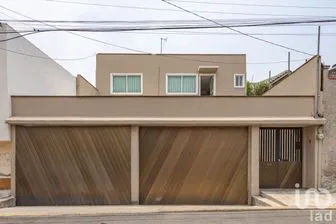 NEX-203529 - Casa en Venta, con 7 recamaras, con 5 baños, con 324 m2 de construcción en Adolfo Ruiz Cortínes, CP 04630, Ciudad de México.
