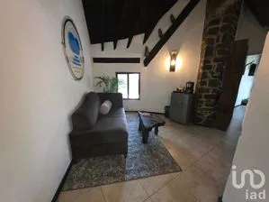 NEX-254341 - Oficina en Renta, con 1 recamara, con 1 baño, con 20 m2 de construcción.
