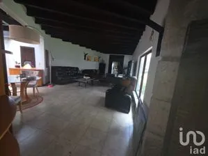 NEX-257235 - Oficina en Renta, con 1 recamara, con 1 baño, con 90 m2 de construcción.
