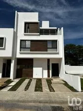 NEX-195820 - Casa en Renta, con 3 recamaras, con 2 baños, con 166 m2 de construcción en Ejidal, CP 77712, Quintana Roo.