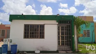 NEX-145414 - Casa en Renta, con 3 recamaras, con 3 baños, con 45 m2 de construcción en Real Las Quintas (Supermanzana 202), CP 77539, Quintana Roo.