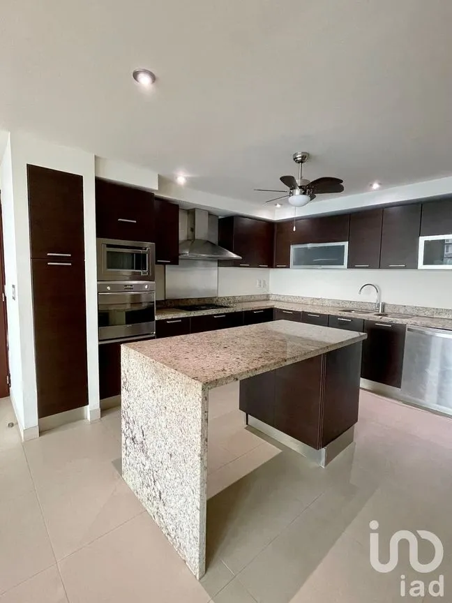 Departamento en Venta en Zona Hotelera, Benito Juárez, Quintana Roo | NEX-213792 | iad México | Foto 2 de 18