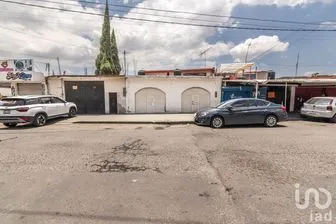 NEX-250556 - Casa en Venta, con 6 recamaras, con 4 baños, con 300 m2 de construcción en San Miguel Xochimanga, CP 52927, México.