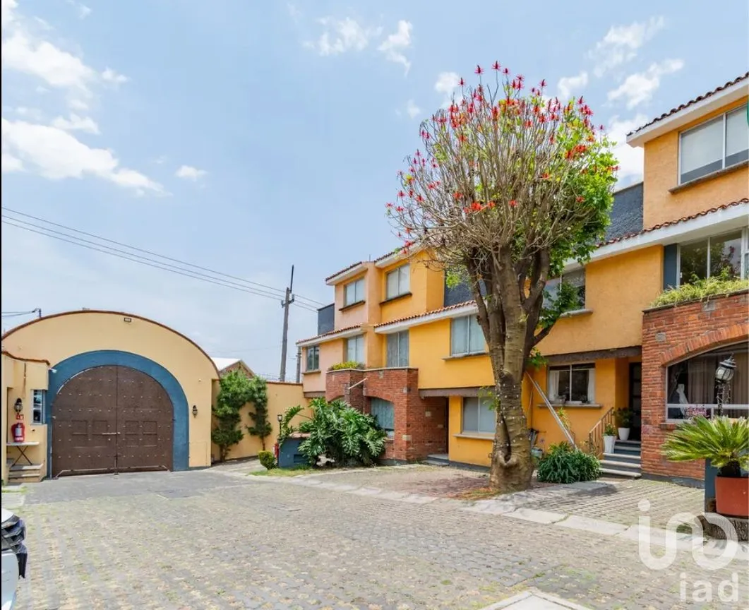 Casa en Venta en Miguel Hidalgo 2A Sección, Tlalpan, Ciudad de México | NEX-257109 | iad México | Foto 1 de 12