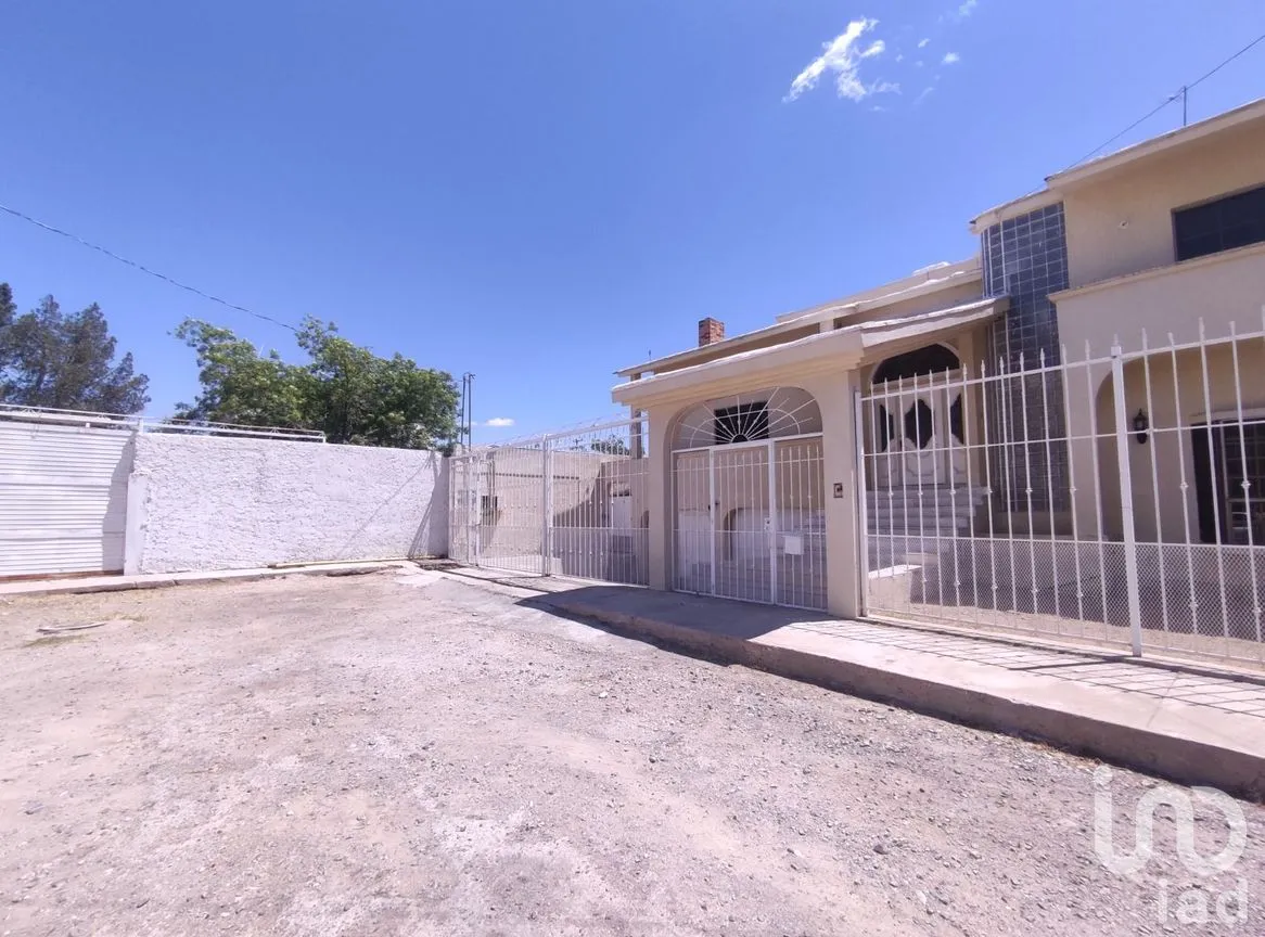 Casa en Venta en Fuentes de los Nogales, Juárez, Chihuahua | NEX-174152 | iad México | Foto 2 de 35