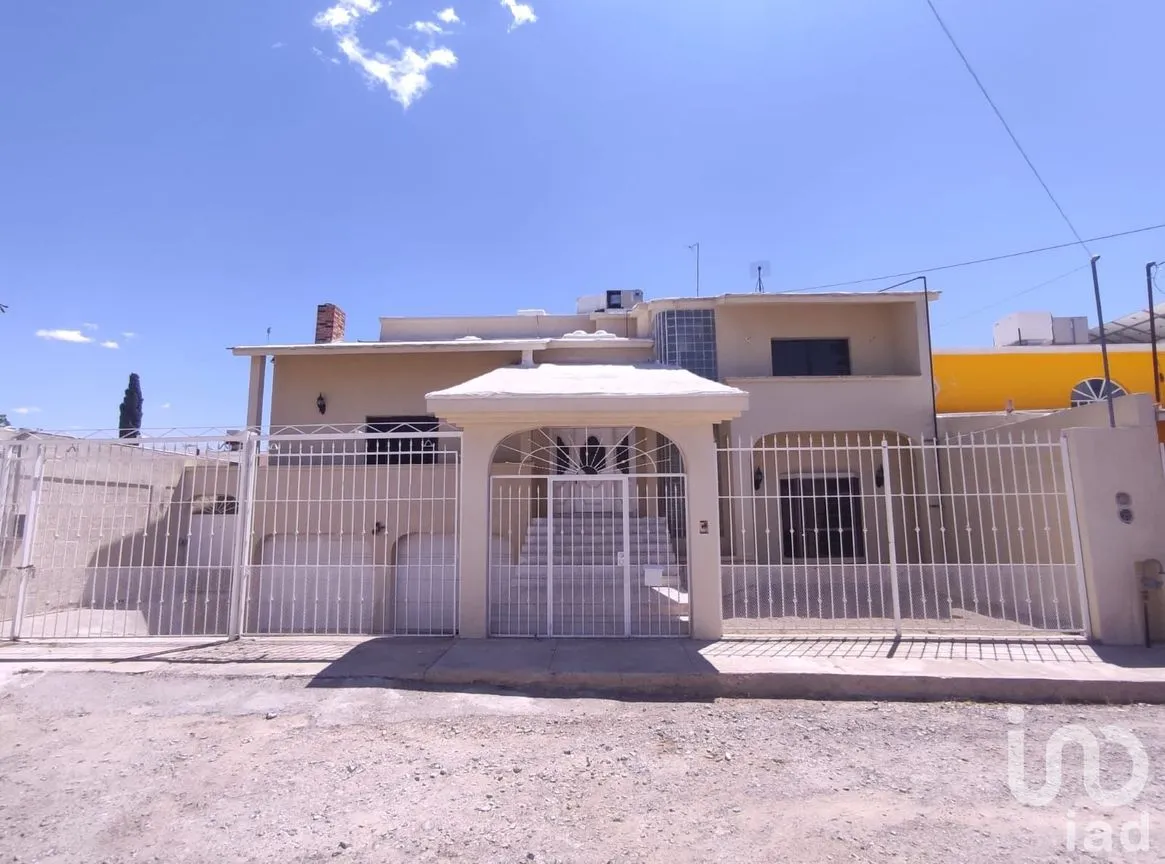 Casa en Venta en Fuentes de los Nogales, Juárez, Chihuahua | NEX-174152 | iad México | Foto 1 de 35