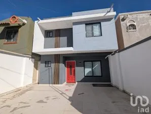 NEX-261695 - Casa en Renta, con 2 recamaras, con 1 baño, con 110 m2 de construcción en Jardines Residencial, CP 32618, Chihuahua.