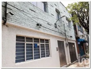 NEX-55880 - Casa en Venta, con 3 recamaras, con 2 baños, con 261 m2 de construcción.
