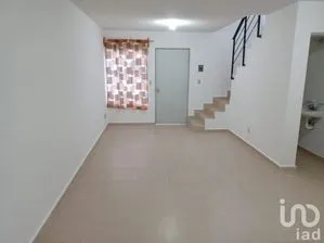 NEX-56021 - Casa en Renta, con 2 recamaras, con 1 baño, con 60 m2 de construcción en Real del Sol, CP 55767, México.