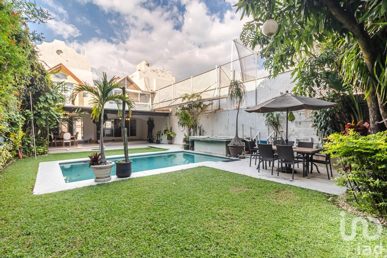 Casa en Venta en Lomas del Mirador, Cuernavaca, Morelos | NEX-176572 | iad México | Foto 2 de 58