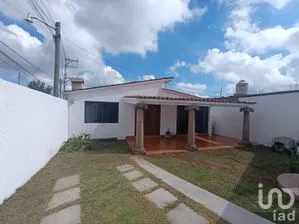 NEX-196810 - Casa en Venta, con 3 recamaras, con 2 baños, con 220 m2 de construcción en Tres Marías, CP 62515, Morelos.