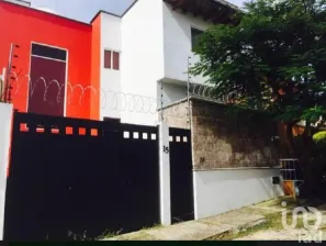 NEX-21918 - Casa en Venta, con 4 recamaras, con 3 baños, con 176 m2 de construcción en Tzompantle Norte, CP 62164, Morelos.