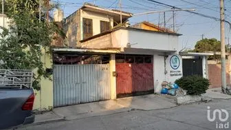 NEX-249894 - Casa en Venta, con 3 recamaras, con 3 baños, con 194 m2 de construcción.