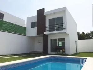 NEX-27940 - Casa en Venta, con 3 recamaras, con 3 baños, con 140 m2 de construcción en 3 de Mayo, CP 62763, Morelos.