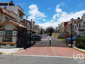 NEX-218107 - Casa en Venta, con 3 recamaras, con 2 baños, con 110 m2 de construcción en Villa del Real, CP 55749, México.