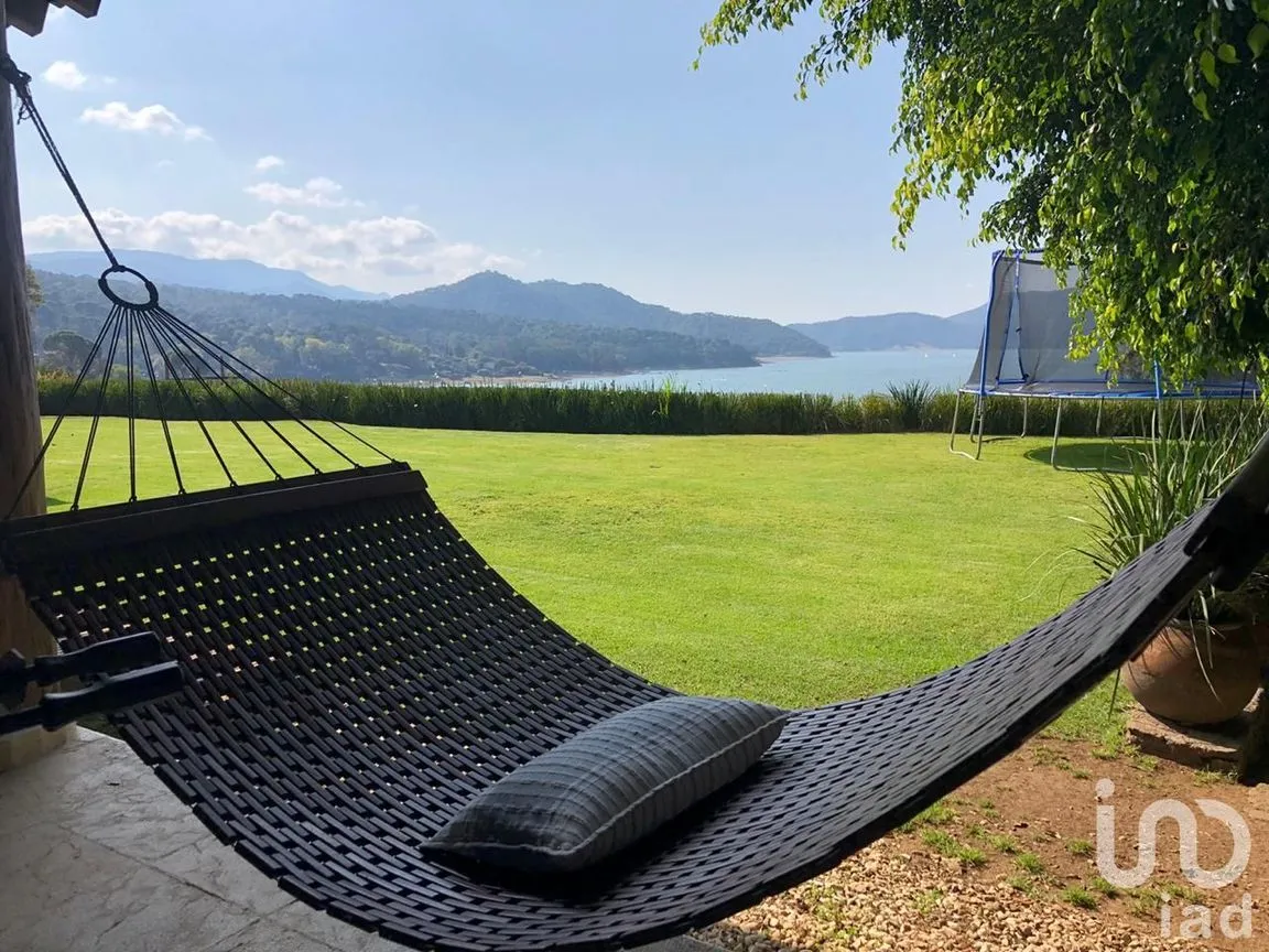 Casa en Venta en Avándaro, Valle de Bravo, México | NEX-234948 | iad México | Foto 2 de 15