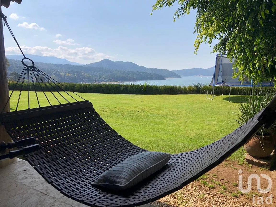 Casa en Venta en Avándaro, Valle de Bravo, México | NEX-234948 | iad México | Foto 2 de 15