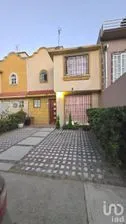 NEX-265403 - Casa en Venta, con 3 recamaras, con 2 baños, con 75 m2 de construcción en Las Américas, CP 55076, México.