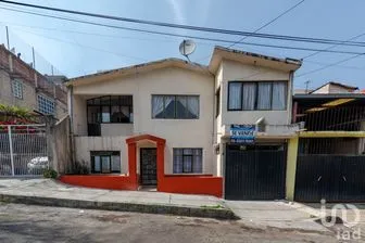 NEX-152491 - Casa en Venta, con 5 recamaras, con 2 baños, con 326 m2 de construcción.
