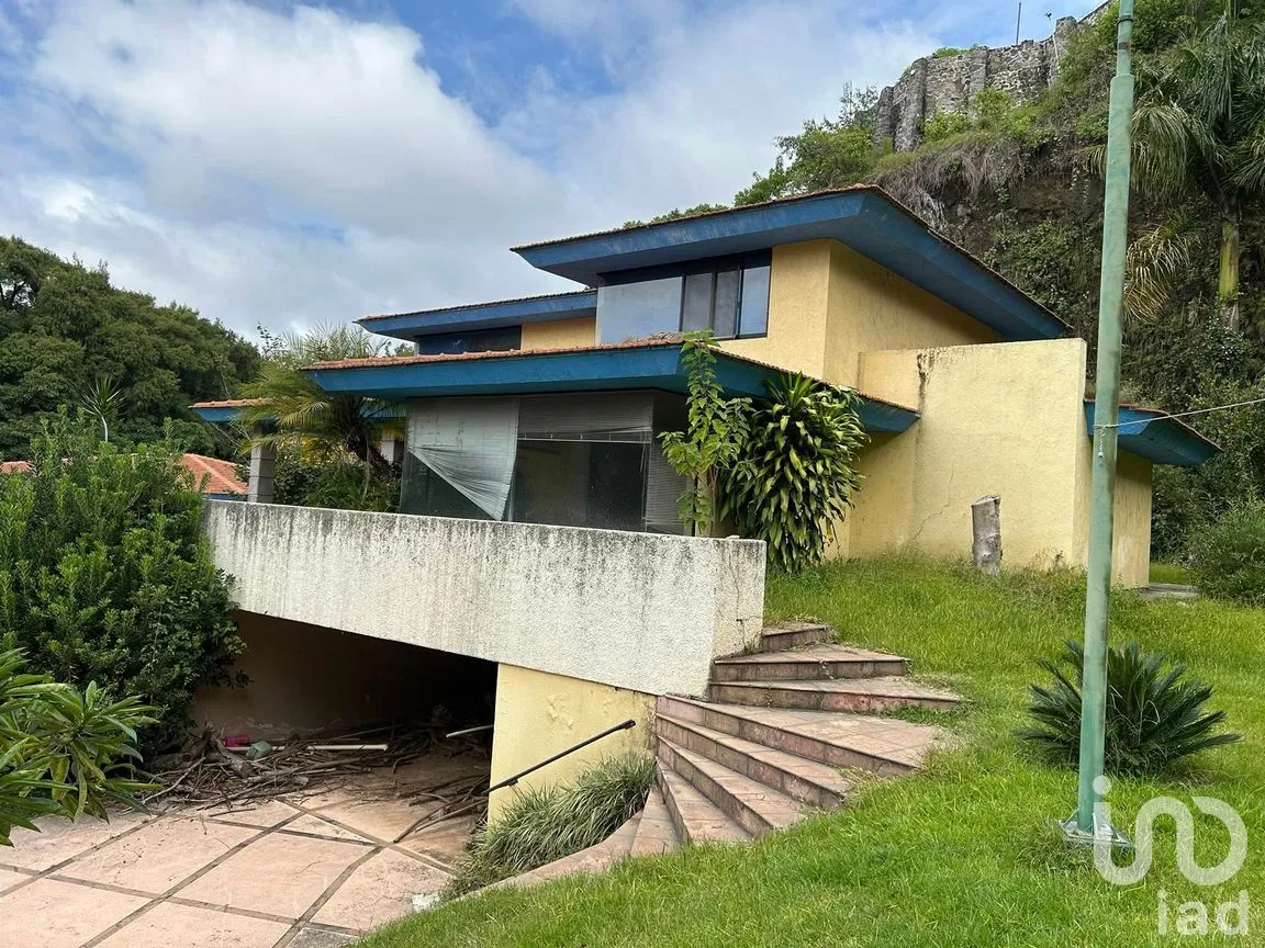 Casa en Venta en Rancho Cortes, Cuernavaca, Morelos | NEX-257859 | iad México | Foto 2 de 30