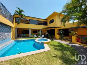 NEX-54450 - Casa en Venta, con 3 recamaras, con 3 baños, con 333 m2 de construcción en Palmira Tinguindin, CP 62490, Morelos.