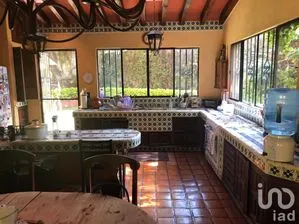 NEX-163898 - Casa en Venta, con 4 recamaras, con 4 baños, con 600 m2 de construcción.