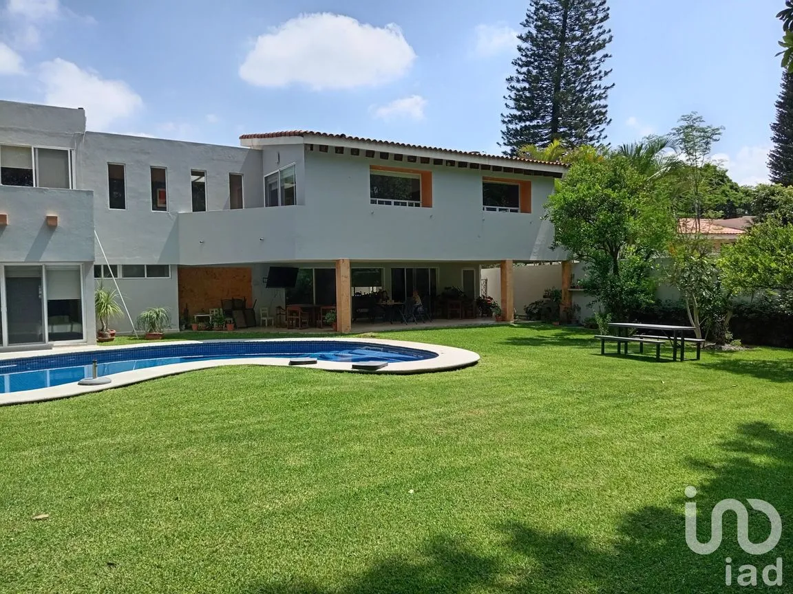Casa en Renta en Club de golf Tabachines, Cuernavaca, Morelos | NEX-180561 | iad México | Foto 1 de 15