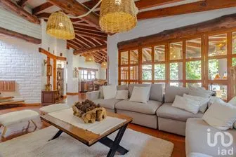 NEX-236195 - Casa en Venta, con 3 recamaras, con 4 baños, con 323 m2 de construcción.