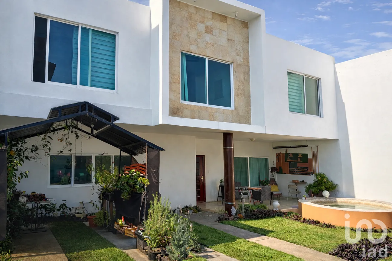 Casa en Venta en Lomas de Atzingo, Cuernavaca, Morelos | NEX-265797 | iad México | Foto 1 de 11